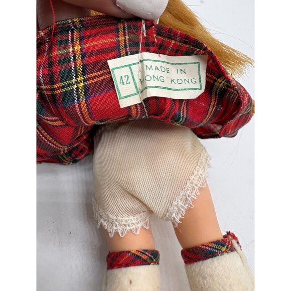 Vintage Scottish Girl in Kilt 7 1/2" Doll with Sleepy Eyes and Blond Hair - Picture 5 of 8